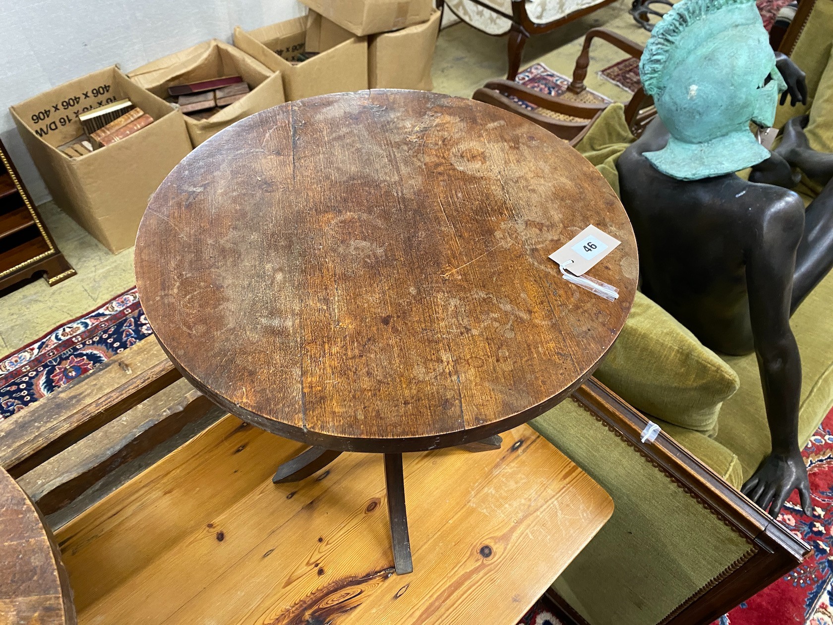 A pair of circular mahogany occasional tables, diameter 48cm, height 50cm